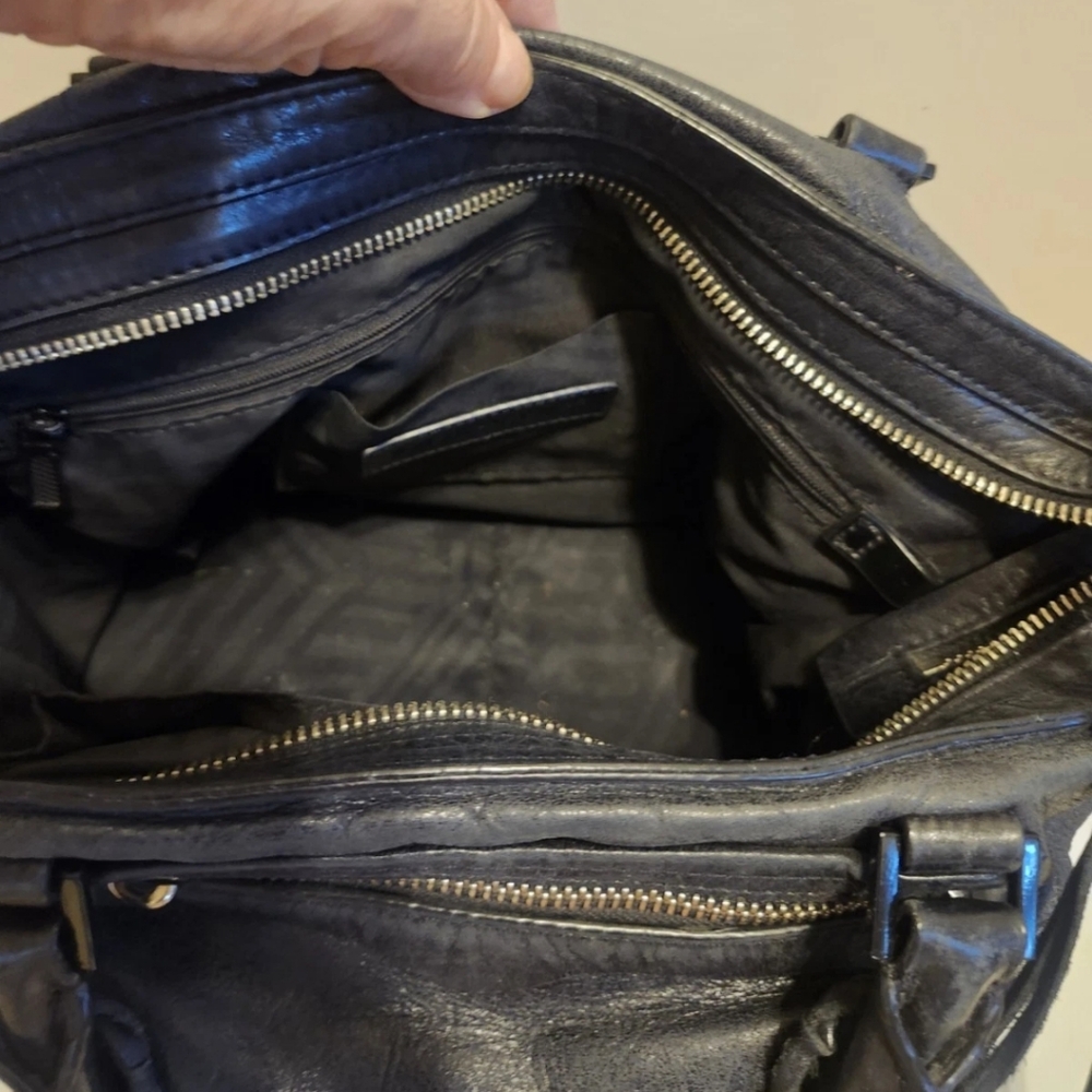 Rebecca Minkoff Regan Black "Distressed" Leather Satchel/Crossbody Bag Ret.$399 - Picture 12 of 12